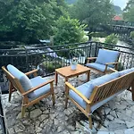 Hotri House On The River Island 빌라