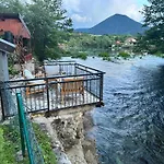 Hotri House On The River Island 빌라