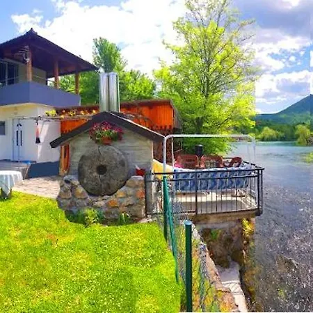 Hotri House On The River Island Villa Ripač