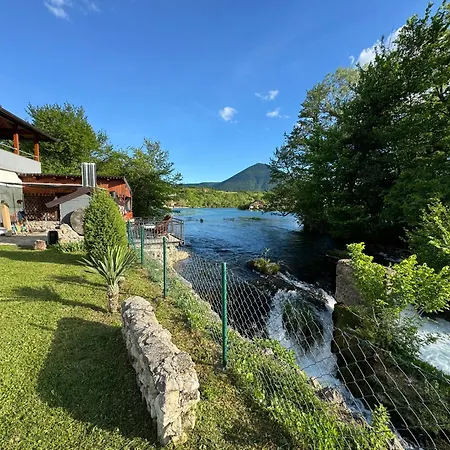 Hotri House On The River Island Ripac