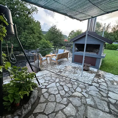 Villa Hotri House On The River Island