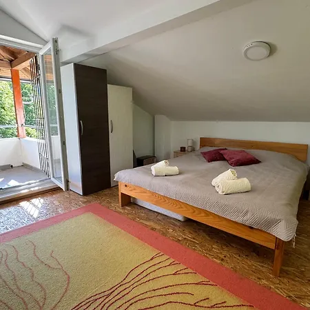 Villa Hotri House On The River Island