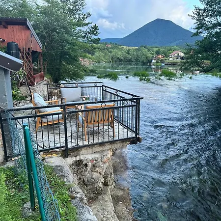 Hotri House On The River Island Villa