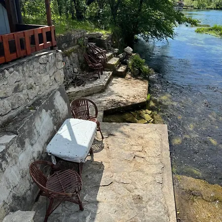 Hotri House On The River Island فيلة *