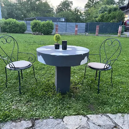 فيلة Hotri House On The River Island *