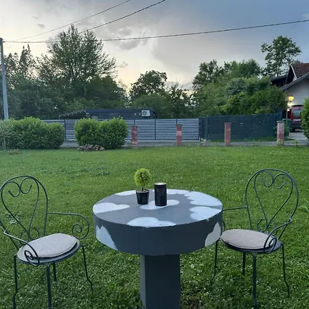 Hotri House On The River Island فيلة