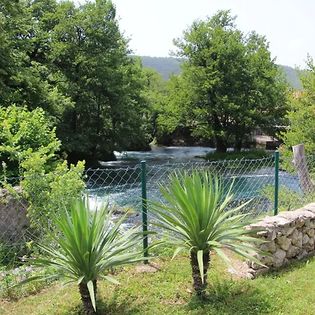 Hotri House On The River Island Villa *