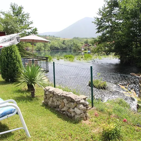 Villa Hotri House On The River Island