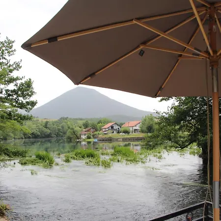 Hotri House On The River Island Ripač