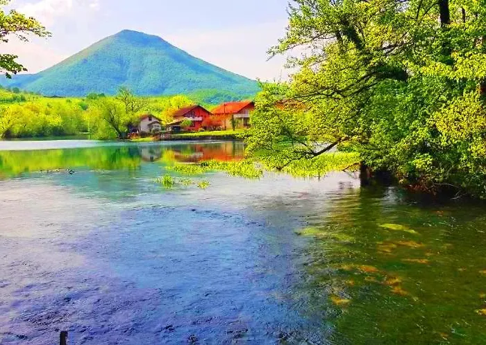 Hotri House On The River Island *