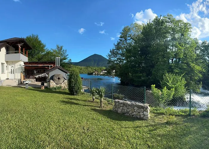 Hotri House On The River Island