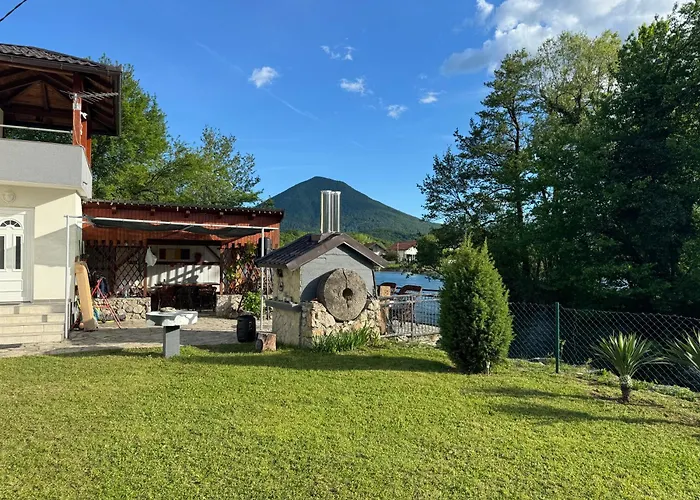 Βίλα Hotri House On The River Island *