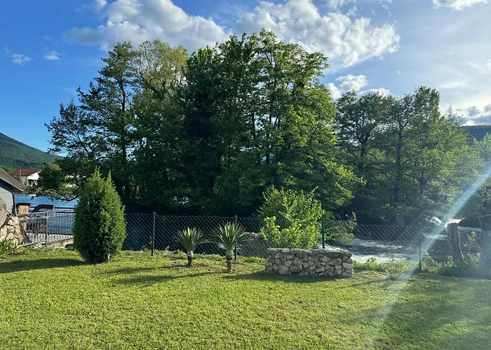 Βίλα Hotri House On The River Island Ripac