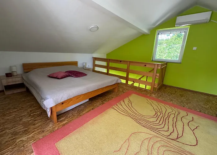 Hotri House On The River Island * Ripac