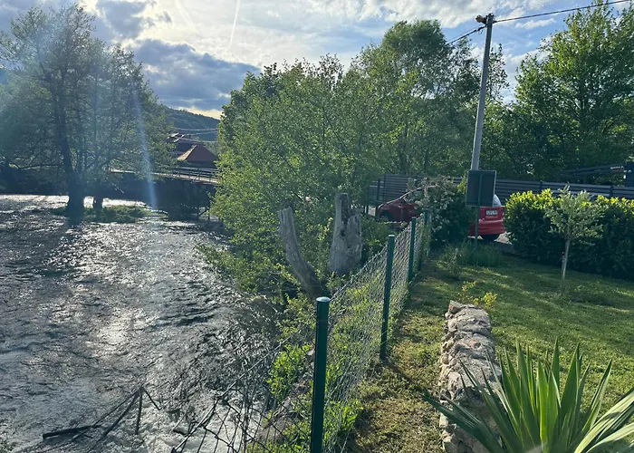 Hotri House On The River Island