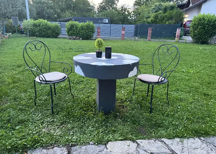 Βίλα Hotri House On The River Island *