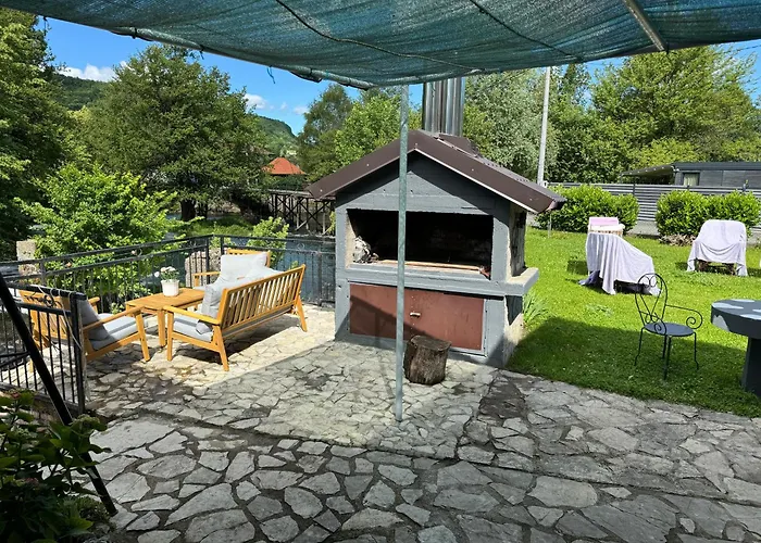 Hotri House On The River Island *