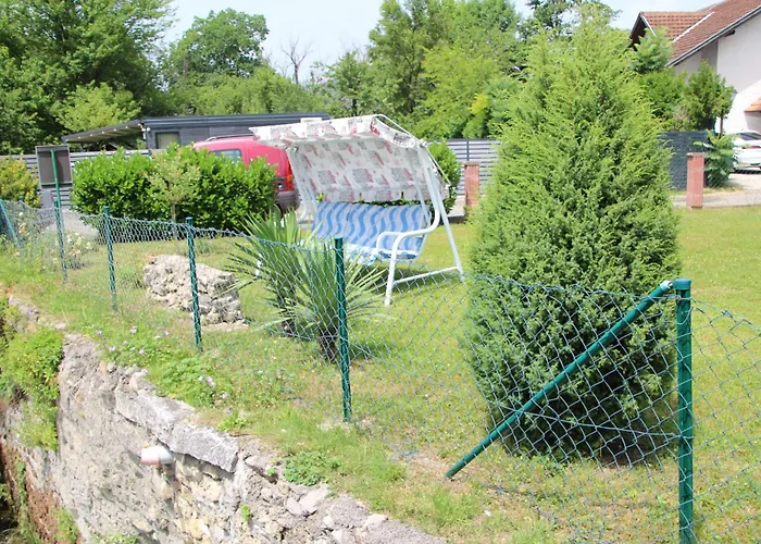 Hotri House On The River Island Ripac