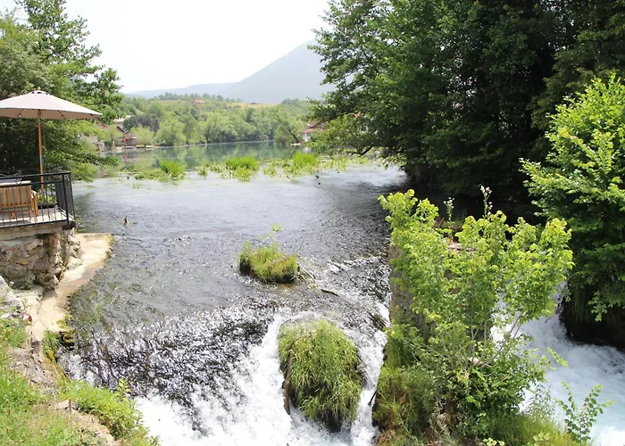 Hotri House On The River Island