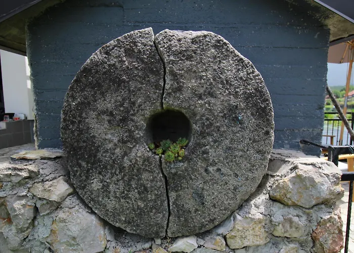 וילה Hotri House On The River Island *